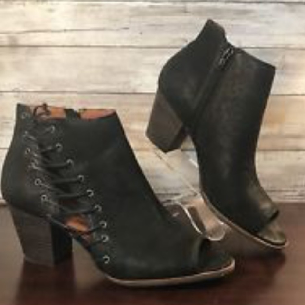 Lucky Brand 7.5 open toe booties - lace up side